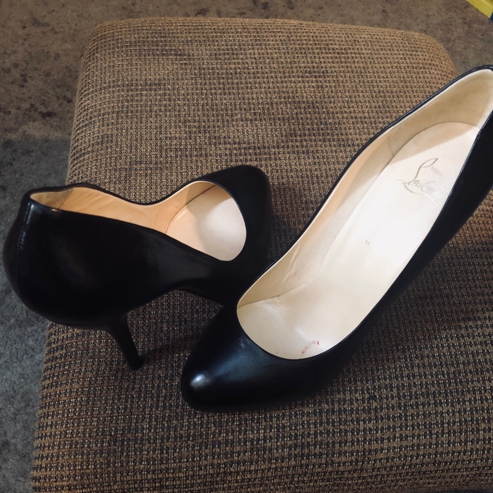 Christian Louboutin with Victorina color Flaming Black
